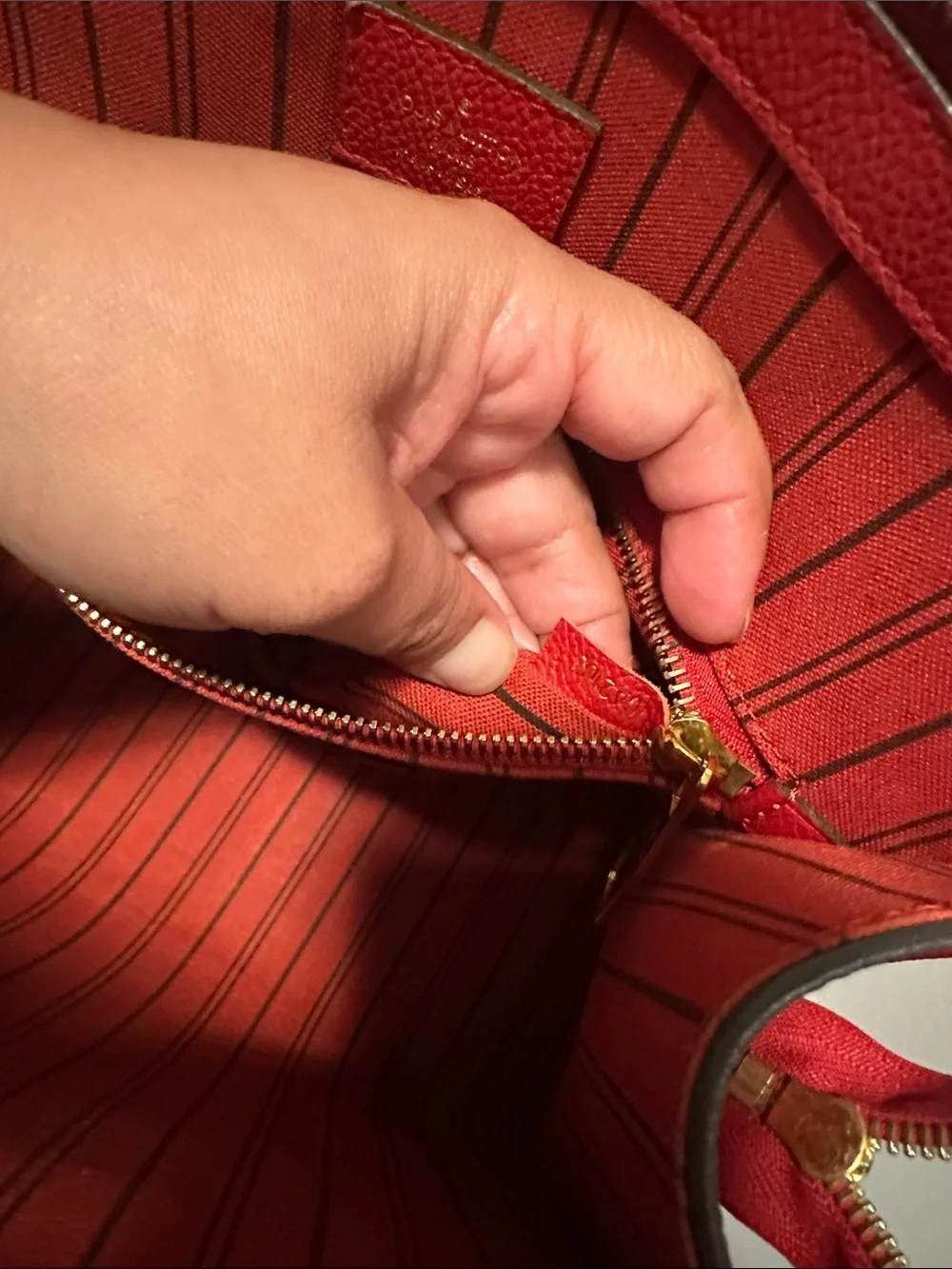LOUIS VUITTON MONOGRAM EMPREINTE PONT NEUF MM